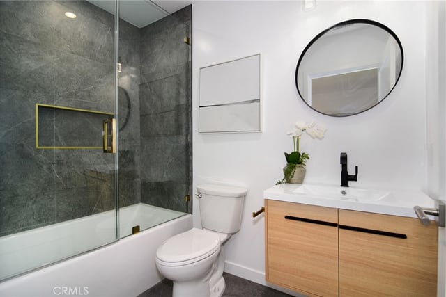 17420 Collins Street, Encino, CA 91316 — photo 23 of 33