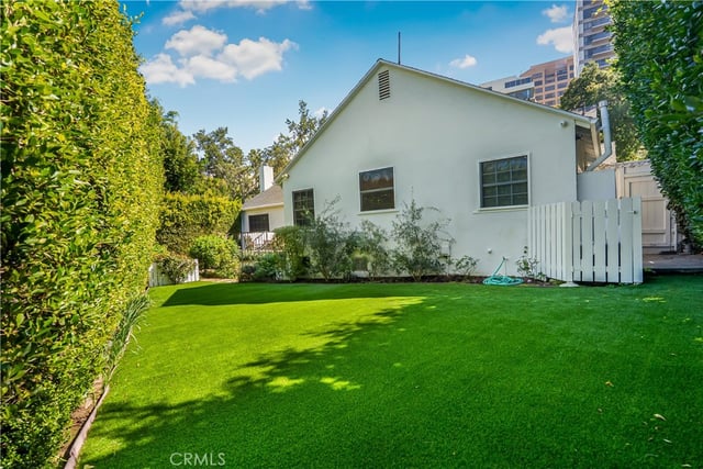 10455 Lindbrook Drive, Los Angeles, CA 90024 — photo 40 of 45