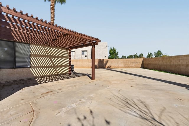 2957 E Avenue R2, Palmdale, CA 93550 — photo 22 of 31