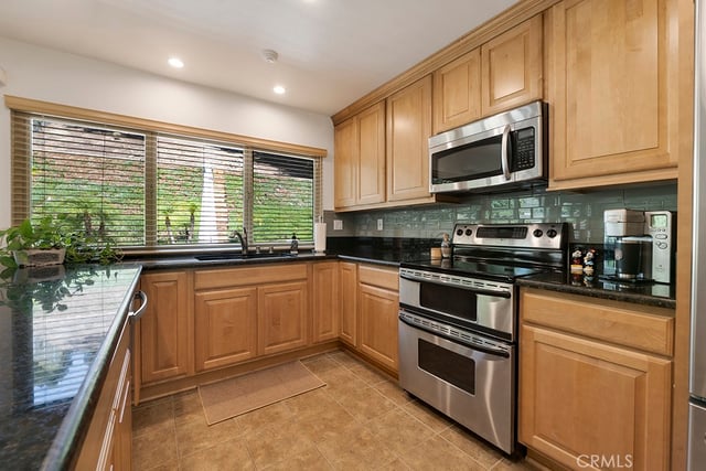 12453 Nugent Drive, Granada Hills, CA 91344 — photo 4 of 43