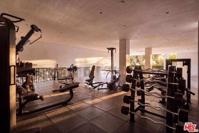 1140 Summit Drive, Beverly Hills, CA 90210 — photo 19 of 29