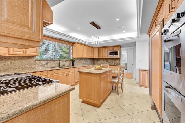 3938 Westfall Dr., Encino, CA 91436 — photo 17 of 41