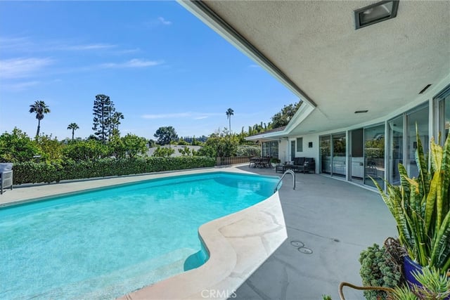 3938 Westfall Dr., Encino, CA 91436 — photo 37 of 41