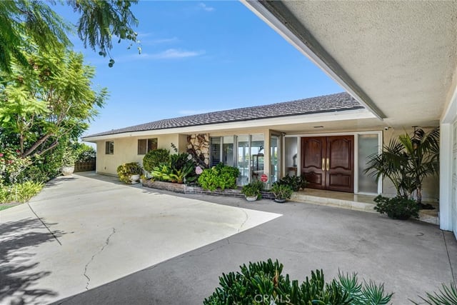 3938 Westfall Dr., Encino, CA 91436 — photo 4 of 41