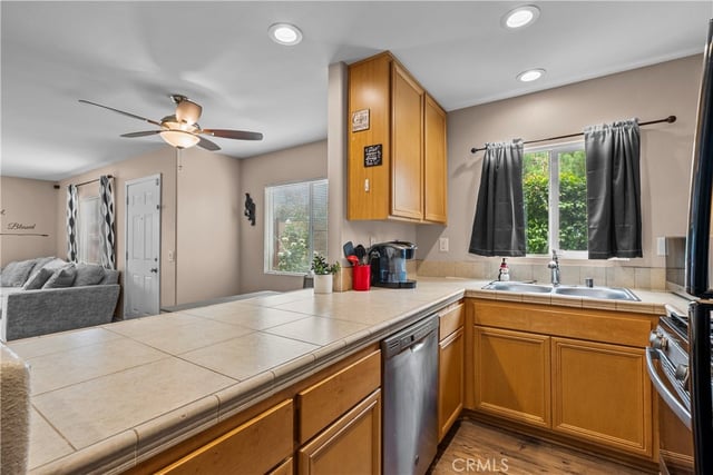 14552 Foothill, Sylmar, CA 91342 — photo 13 of 44
