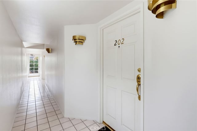 1073 W 9th Street 202, San Pedro, CA 90731 — photo 4 of 41