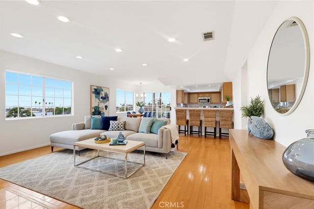 1073 W 9th Street 202, San Pedro, CA 90731 — photo 8 of 41