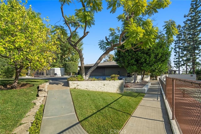 1458 Hillcrest, Pasadena, CA 91106 — photo 10 of 75