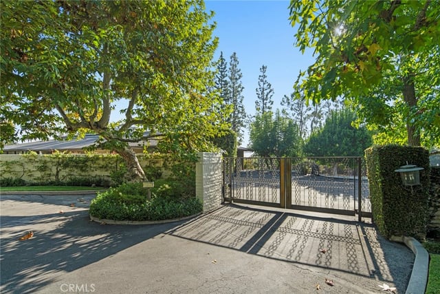 1458 Hillcrest, Pasadena, CA 91106 — photo 5 of 75