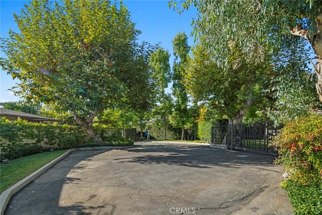 1458 Hillcrest, Pasadena, CA 91106 — photo 6 of 75