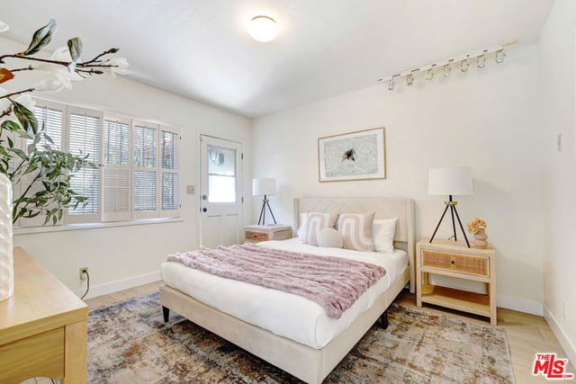 324 Marguerita Avenue, Santa Monica, CA 90402 — photo 16 of 36