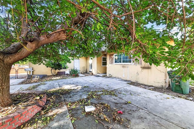 14901 Oswald Street, Sylmar, CA 91342 — photo 5 of 16