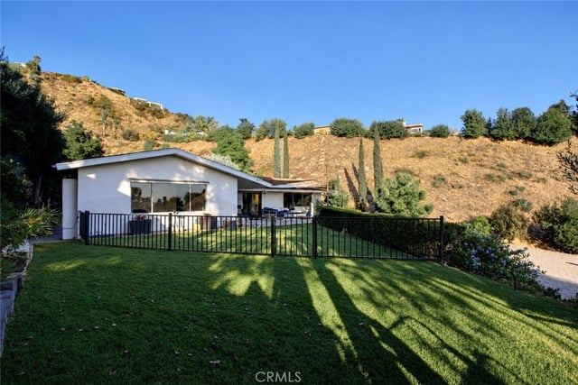1656 Hazbeth Lane, Glendale, CA 91202 — photo 44 of 62
