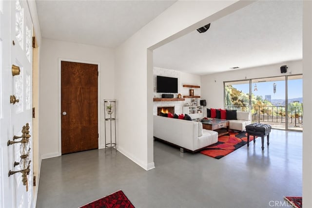 1656 Hazbeth Lane, Glendale, CA 91202 — photo 7 of 62