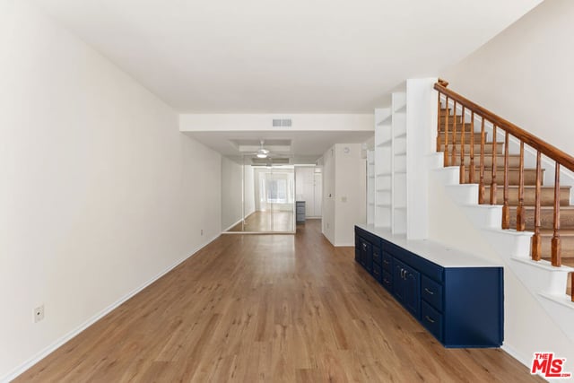 5145 Yarmouth Avenue 29, Encino, CA 91316 — photo 5 of 13