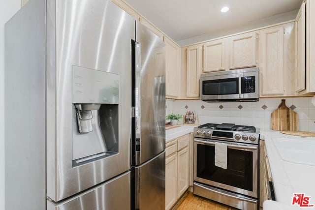 2721 2nd Street 210, Santa Monica, CA 90405 — photo 13 of 36