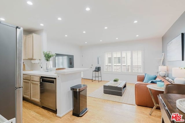 2721 2nd Street 210, Santa Monica, CA 90405 — photo 14 of 36