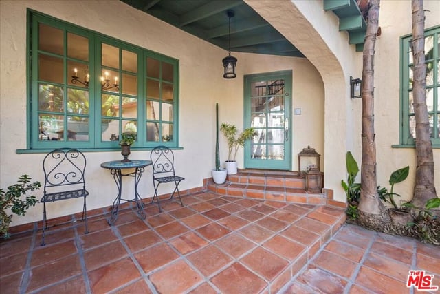 10388 Keswick Avenue, Los Angeles, CA 90064 — photo 4 of 58