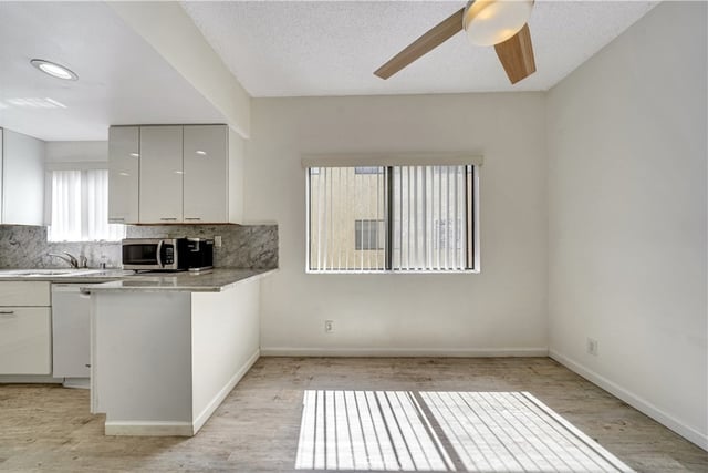 15053 Sherman Way C, Van Nuys, CA 91405 — photo 6 of 38