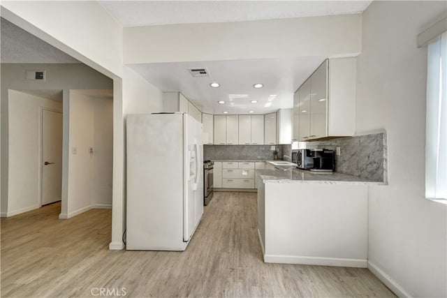 15053 Sherman Way C, Van Nuys, CA 91405 — photo 7 of 38