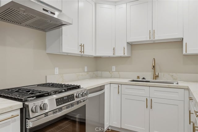 9201 Wakefield Avenue 3, Panorama City, CA 91402 — photo 9 of 32