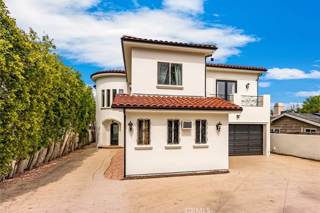 23123 Oxnard, Woodland Hills, CA 91367 — photo 10 of 10