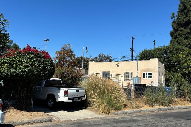 1930 Blake, Los Angeles, CA 90039 — photo 3 of 8