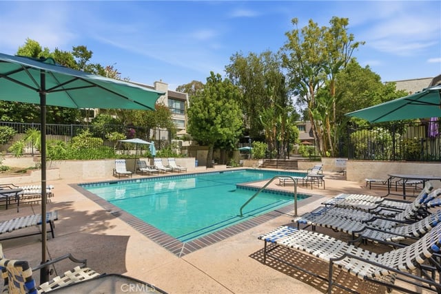 6225 Shoup Avenue 97, Woodland Hills, CA 91367 — photo 18 of 22