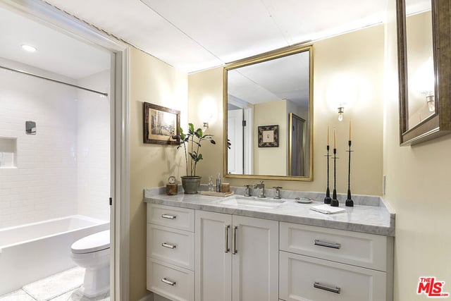 906 N Doheny Drive 510, West Hollywood, CA 90069 — photo 25 of 36