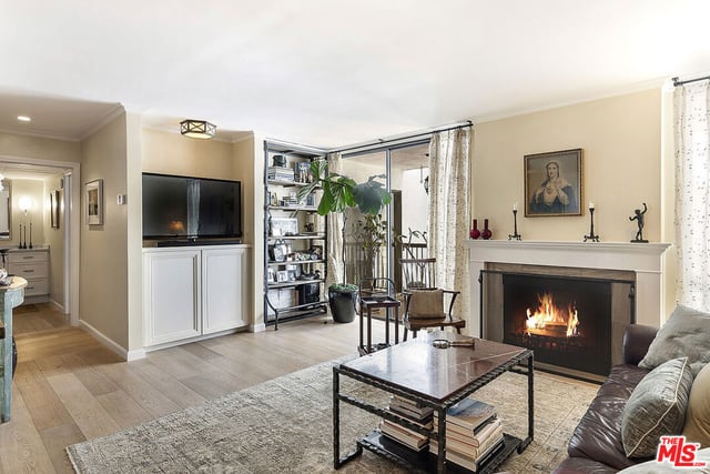 906 N Doheny Drive 510, West Hollywood, CA 90069 — photo 3 of 36