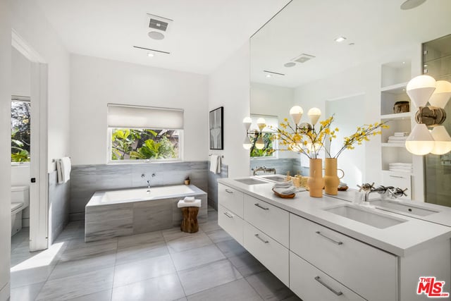 1518 Glenavon Avenue, Venice, CA 90291 — photo 19 of 28