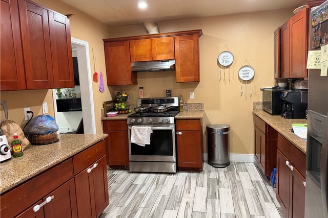 221 N Pearl, Compton, CA 90221 — photo 2 of 4