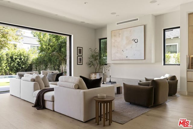 4644 Wortser Avenue, Sherman Oaks, CA 91423 — photo 12 of 61