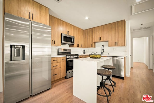 6251 Alcove Avenue, North Hollywood, CA 91606 — photo 13 of 47