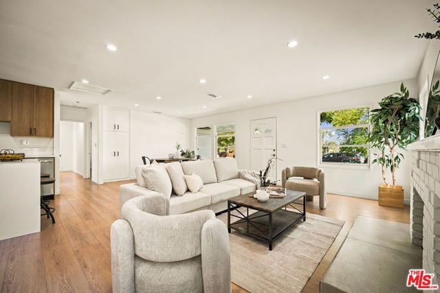 6251 Alcove Avenue, North Hollywood, CA 91606 — photo 8 of 47