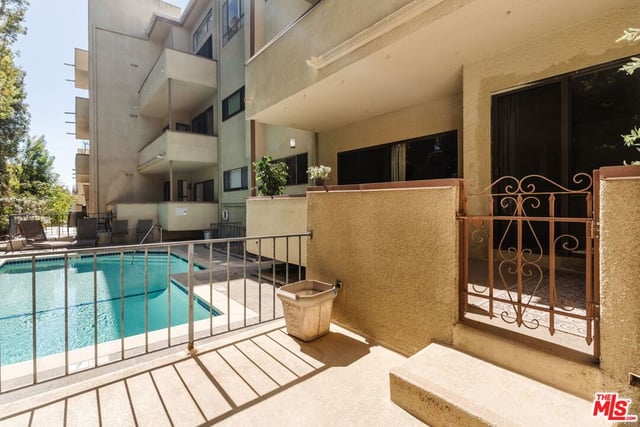 2332 Fox Hills Drive 103, Los Angeles, CA 90064 — photo 23 of 26