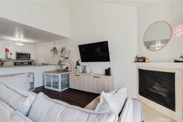 7640 Oso Avenue 311, Winnetka, CA 91306 — photo 3 of 21