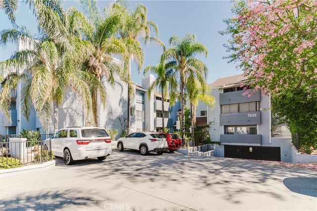 7640 Oso Avenue 311, Winnetka, CA 91306 — photo 4 of 21