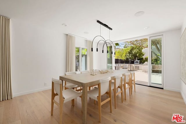 1431 Stradella Road, Los Angeles, CA 90077 — photo 10 of 38