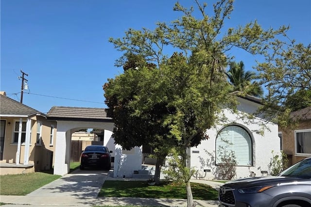 1525 E Poinsettia, Long Beach, CA 90805 — photo 2 of 3