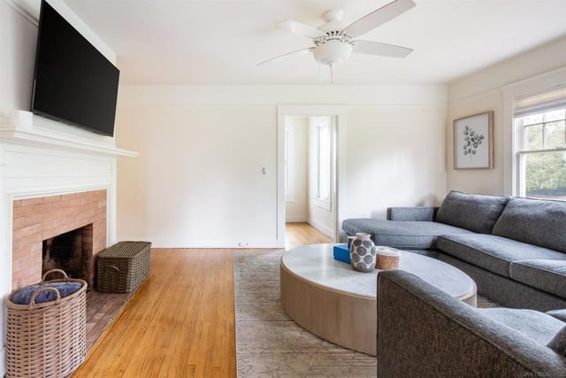 1750 Las Lunas St, Pasadena, CA 91106 — photo 18 of 24