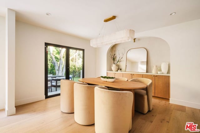 1902 Roscomare Road, Los Angeles, CA 90077 — photo 8 of 22