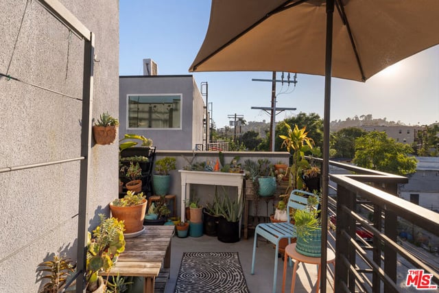 3030 1/2 N Coolidge Avenue, Los Angeles, CA 90039 — photo 13 of 23