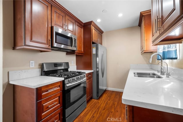 1422 Rock Glen Avenue 203, Glendale, CA 91205 — photo 14 of 28