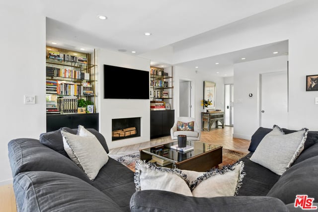 2137 Sunset Plaza Dr., Los Angeles, CA 90069 — photo 17 of 74
