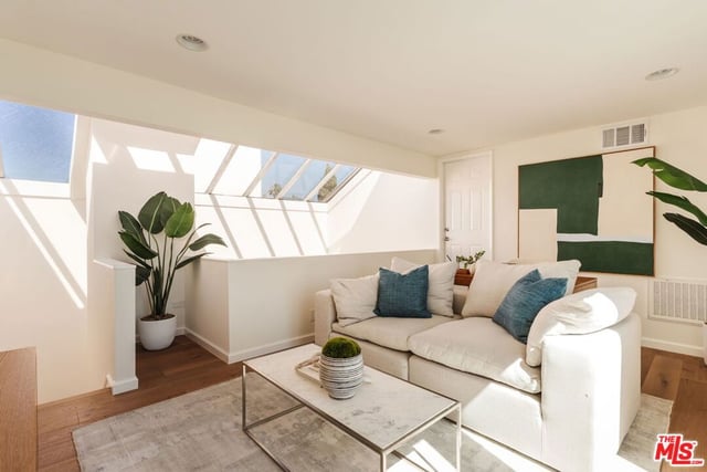 942 14th Street 3, Santa Monica, CA 90403 — photo 12 of 20