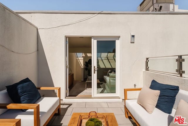 942 14th Street 3, Santa Monica, CA 90403 — photo 14 of 20