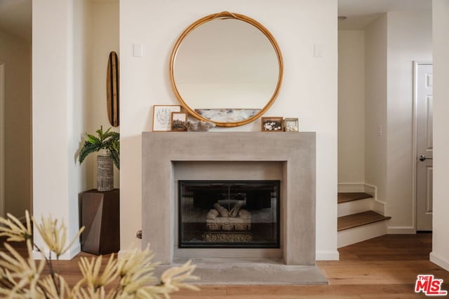942 14th Street 3, Santa Monica, CA 90403 — photo 2 of 20