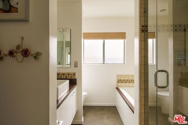 4343 Finley Avenue 2, Los Angeles, CA 90027 — photo 20 of 28