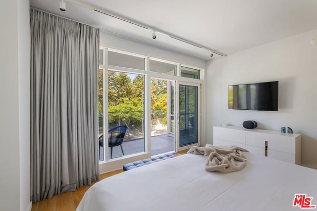 1705 Ocean Avenue 209, Santa Monica, CA 90401 — photo 15 of 44